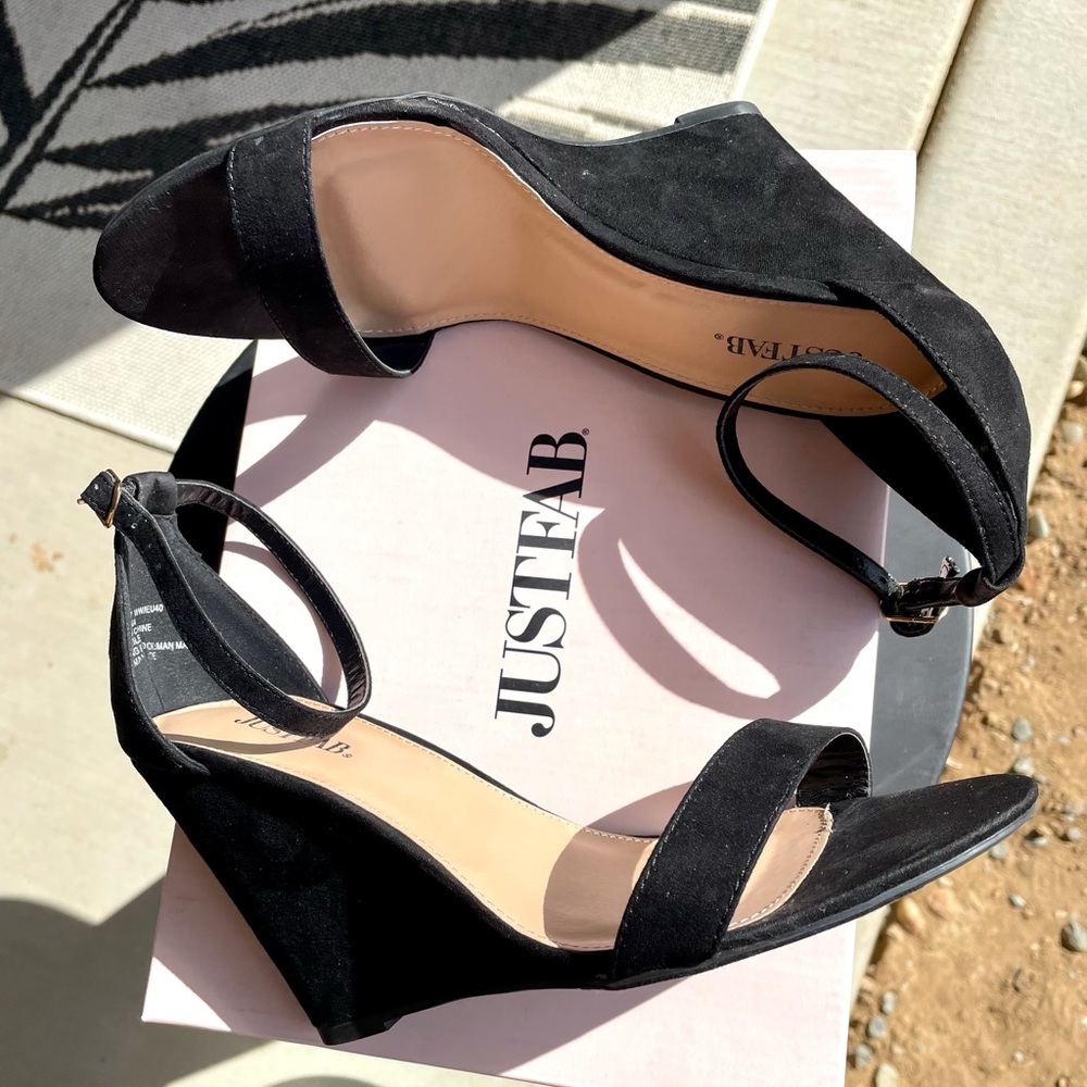 Black Wedge Sandal - Faux SUEDE womens Size 9 JUSTFAB